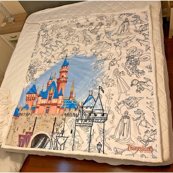 Disneyland Resort Ink & Paint Super Plush Blanket 60x70 Backing - Picture 1 of 8
